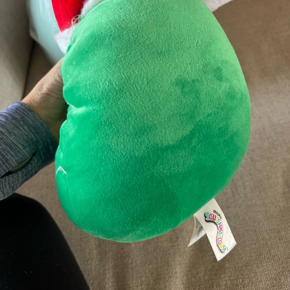 EUC squishmallows Christmas Xmas penguin - Picture 7 of 7